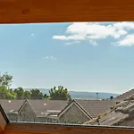 4 Bed In Oc-92351 * Alston